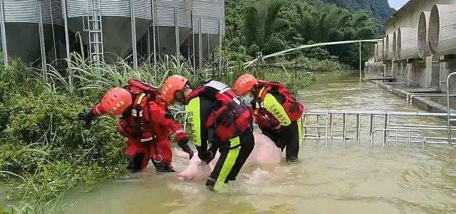 中国8省遭遇超级暴雨！多人遇难，连房带人全冲走，最可怕的你却看不到（组图） - 29
