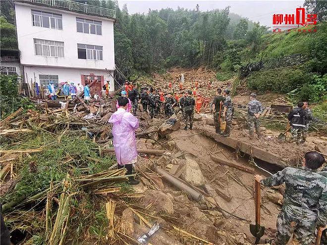 中国8省遭遇超级暴雨！多人遇难，连房带人全冲走，最可怕的你却看不到（组图） - 34