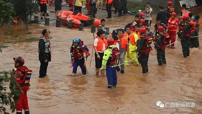 中国8省遭遇超级暴雨！多人遇难，连房带人全冲走，最可怕的你却看不到（组图） - 28
