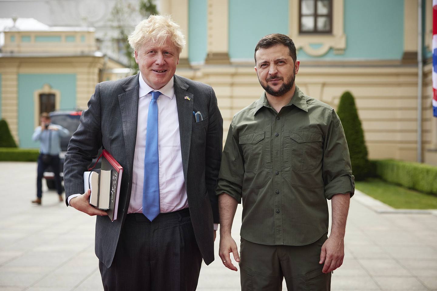 英国首相约翰逊6月17日再次访问乌克兰，与总统泽连斯基会面。 （AP）
