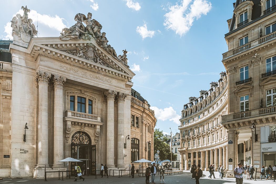 曾经是巴黎证交所的古老建筑经过日本建筑师安藤忠雄的改造，成为交易所-皮诺收藏馆。这里是过去两年里巴黎新开放的众多文化机构之一。