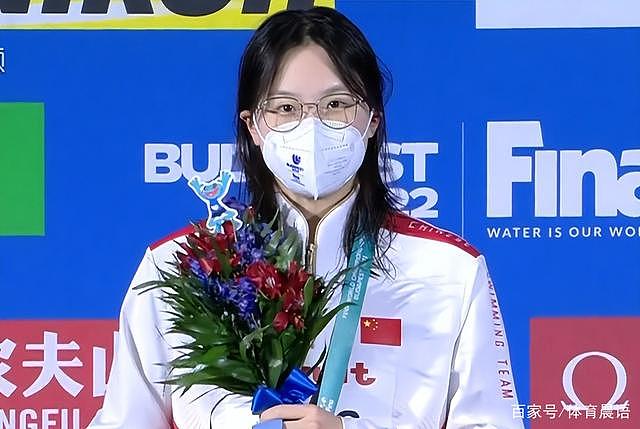 世锦赛中国游泳获首金，领奖台中国选手直摇手指，澳洲选手一脸诧异（组图） - 6