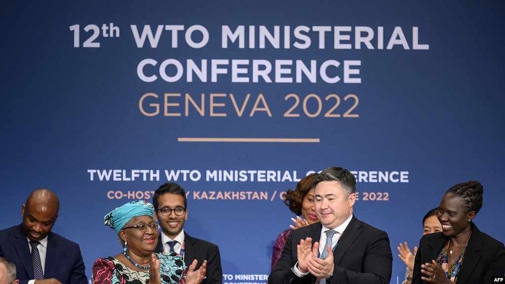 世界贸易组织(WTO)2022年6月12-17日在瑞士日内瓦召开的第12届部长级会议上达成一揽子协议，包括向发展中成员豁免新冠疫苗的专利保护。