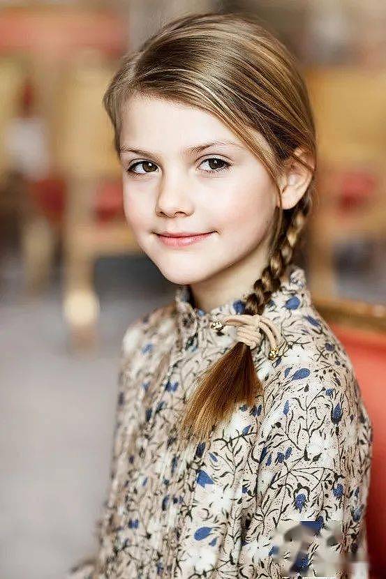 欧洲最美女王会是她？瑞典10岁公主颜值爆表，和弟弟齐出镜超萌（组图） - 4