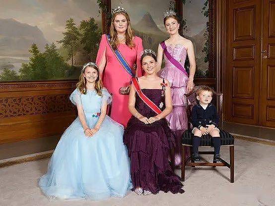 欧洲最美女王会是她？瑞典10岁公主颜值爆表，和弟弟齐出镜超萌（组图） - 2
