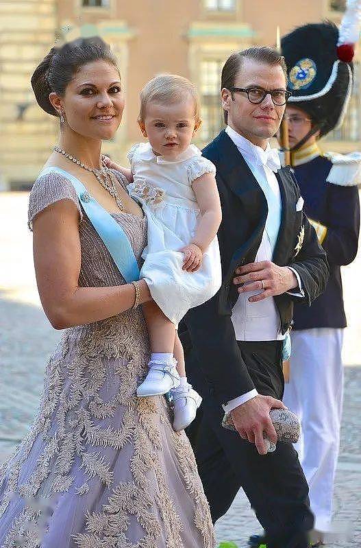 欧洲最美女王会是她？瑞典10岁公主颜值爆表，和弟弟齐出镜超萌（组图） - 13