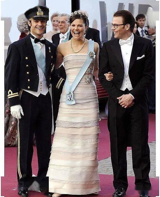 欧洲最美女王会是她？瑞典10岁公主颜值爆表，和弟弟齐出镜超萌（组图） - 12