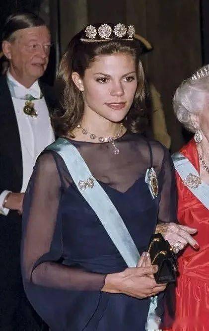 欧洲最美女王会是她？瑞典10岁公主颜值爆表，和弟弟齐出镜超萌（组图） - 21