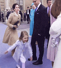 欧洲最美女王会是她？瑞典10岁公主颜值爆表，和弟弟齐出镜超萌（组图） - 44