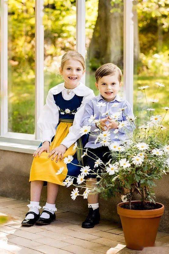 欧洲最美女王会是她？瑞典10岁公主颜值爆表，和弟弟齐出镜超萌（组图） - 60
