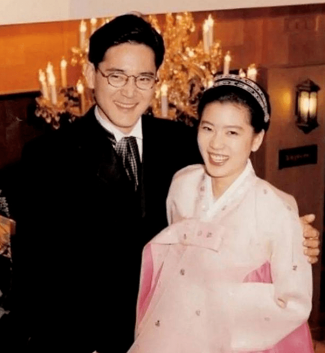 韩国第二财阀长女结婚，三星最小继承人到场，穿万元短裙引热议 （组图） - 27