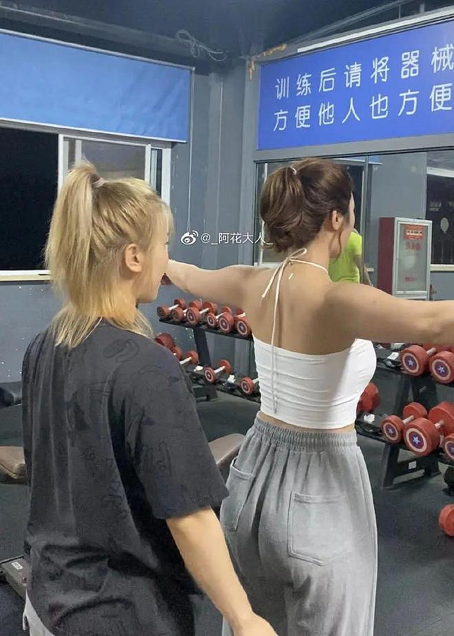 中国女孩晒140斤“尤物级身材”，怎一个热辣了得（组图） - 13