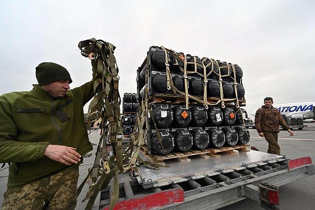 食物不足，乌军士兵用美国导弹向俄军换10盒罐头（组图） - 2