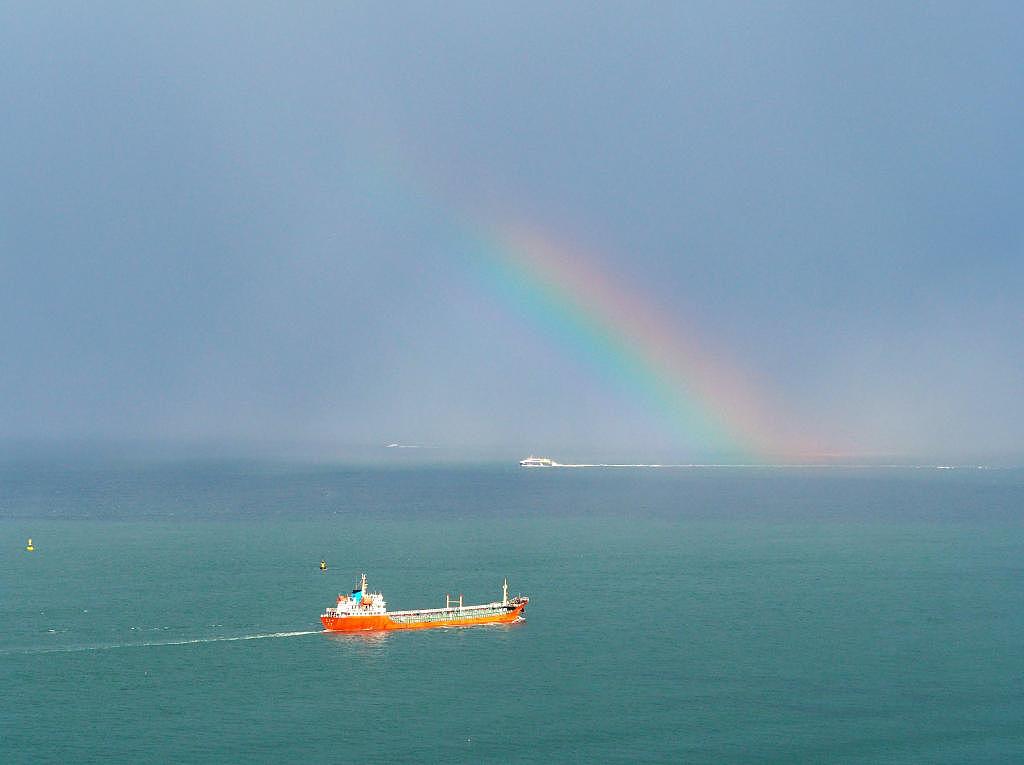 本港多处今早出现双彩虹美景。 fb「社区天气观测计划CWOS」Shirley CC Chan图片