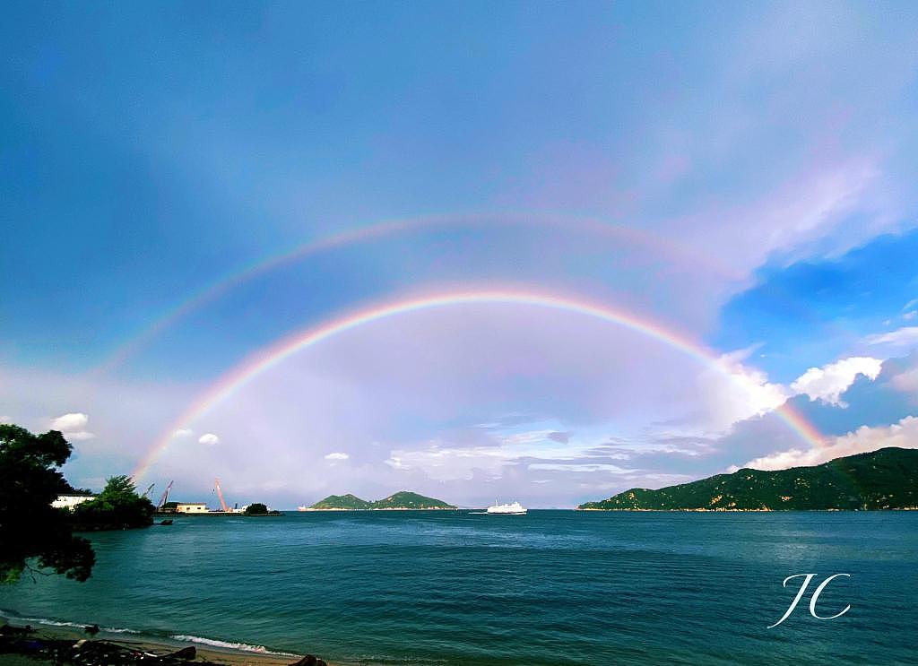 本港多处今早出现双彩虹美景。 fb「社区天气观测计划CWOS」Jacky Chan图片