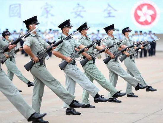 “Yes sir”成历史，香港警员今后统一改称 “是，长官”（组图） - 1
