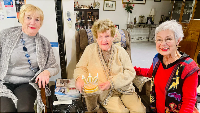 澳百岁老人分享长寿秘诀，自称大器晚成，暂无计划退休（组图） - 2