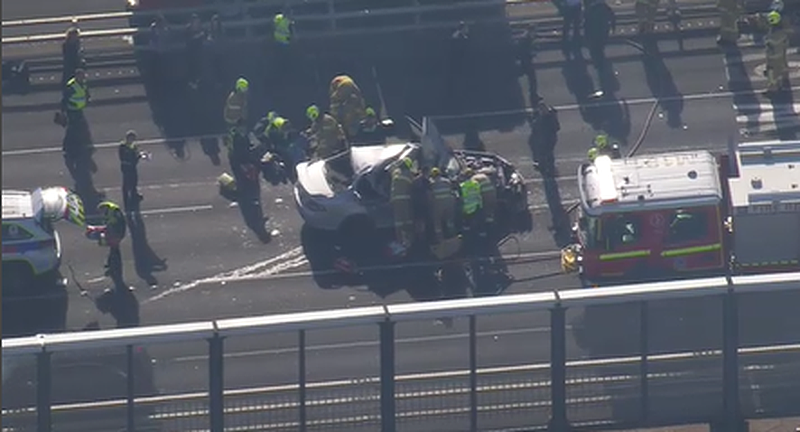 墨尔本西门大桥车祸后续：2人受伤送医，另有3男被捕！肇事车辆超速行驶（组图） - 5