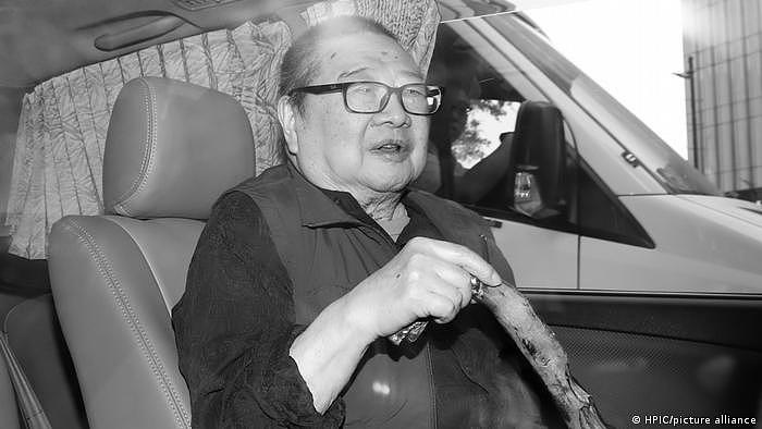 塑造亚洲科幻小说的作家倪匡在香港去世，享年87岁