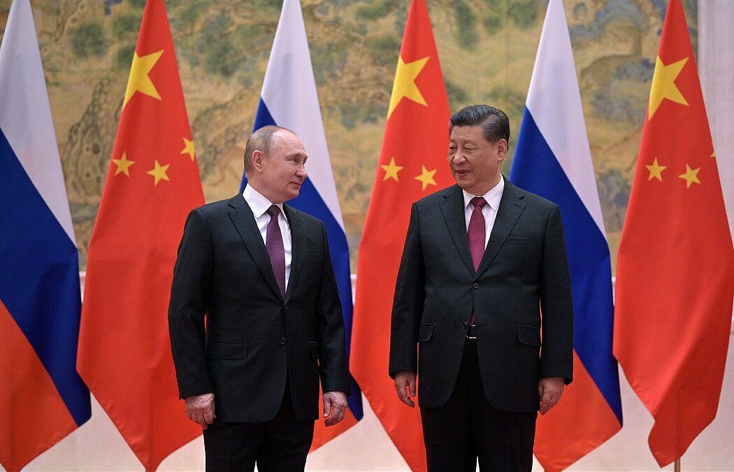 俄罗斯总统普京和中国最高领导人习近平今年2月在北京会晤。习近平宣布，中俄友谊“没有止境”。
