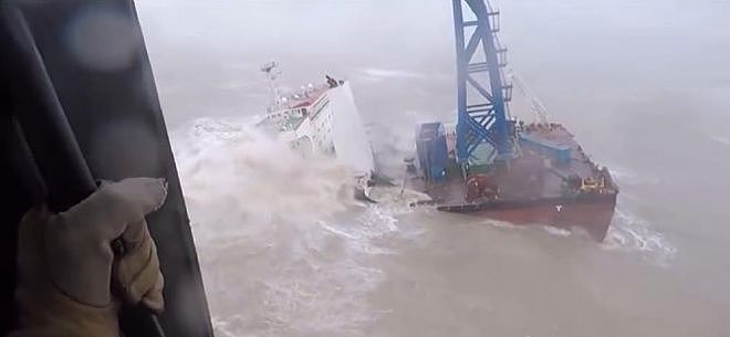 30内地船员遇海难沉船，香港飞行服务队直闯台风眼救起3人（组图） - 7