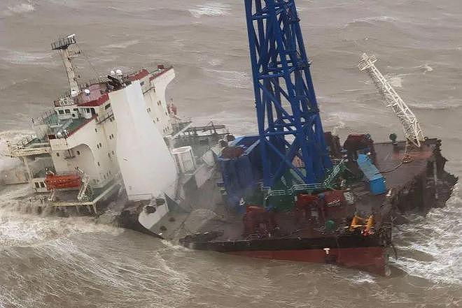 30内地船员遇海难沉船，香港飞行服务队直闯台风眼救起3人（组图） - 2