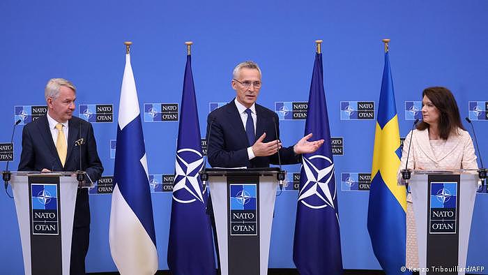 NATO unterzeichnet Beitrittsprotokolle für Finnland und Schweden