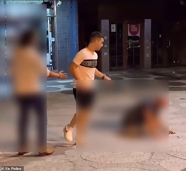 澳男当街无故殴打3男，拳脚相加！警方公布监控，呼吁市民协助（视频/组图） - 4