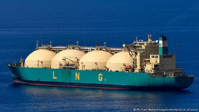 Spanien Kanarische Inseln Flüssigerdgastanker LNG 