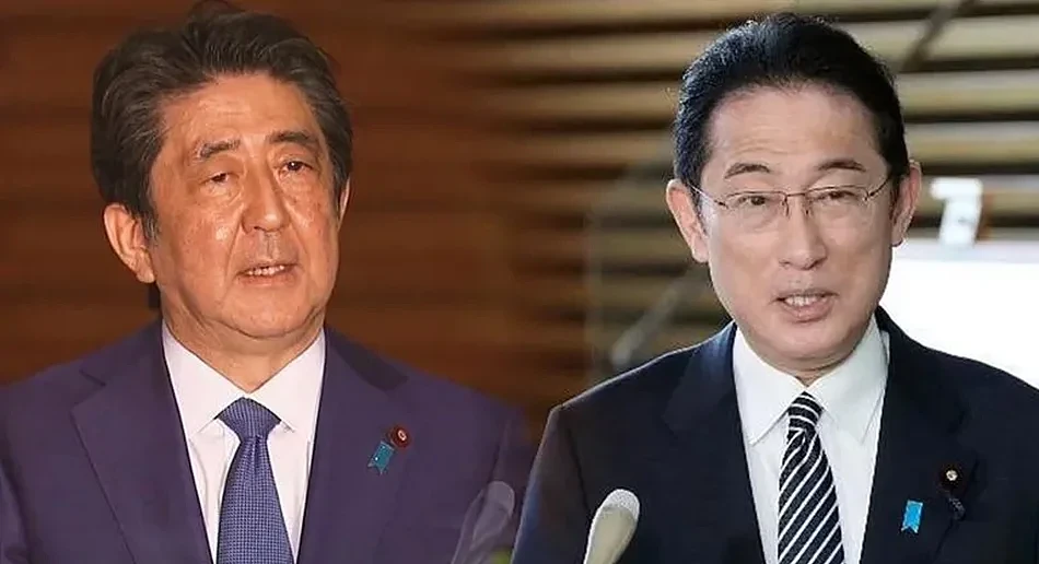 表面深情悼念，日本首相岸田文雄对安倍的真实态度是什么？