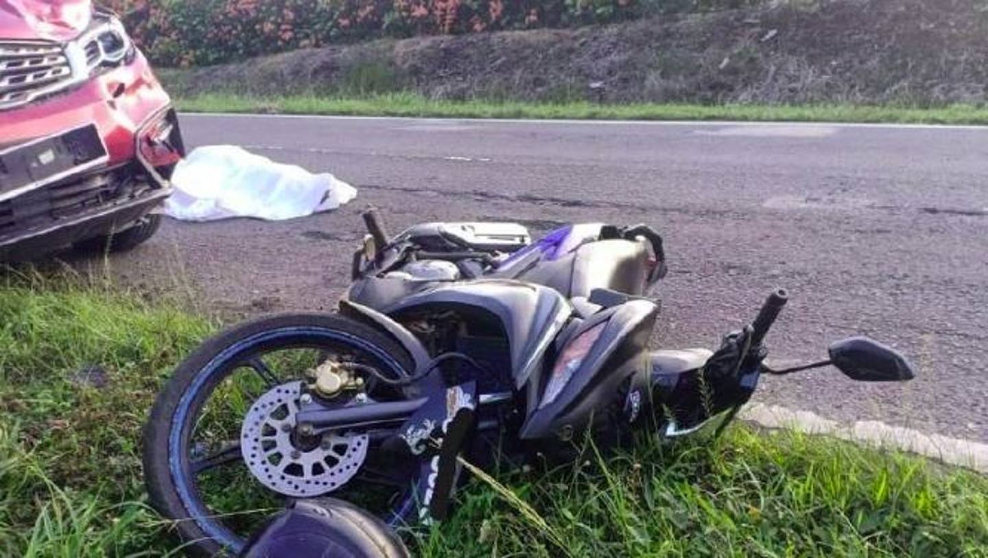 马来西亚发生恐怖夺命车祸，1名38岁女子被当场辗毙，车过程在fb全直播。 （网上图片）