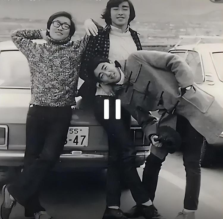安倍昭惠更新自己的社交平台，放出多张老公年轻时的珍贵旧照（视频/组图） - 3