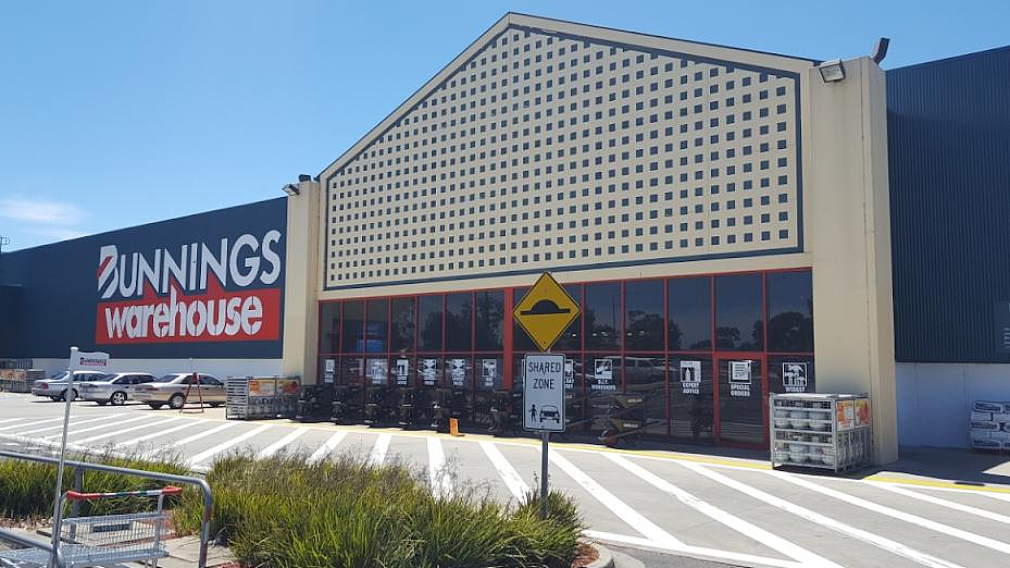 高价商品低价“买”，澳男屡次偷换包装盒被捕，禁止进入Bunnings（图） - 2