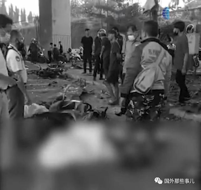 一辆油罐车冲入人群，已经造成25人死亡，马路上一地尸体（组图） - 3