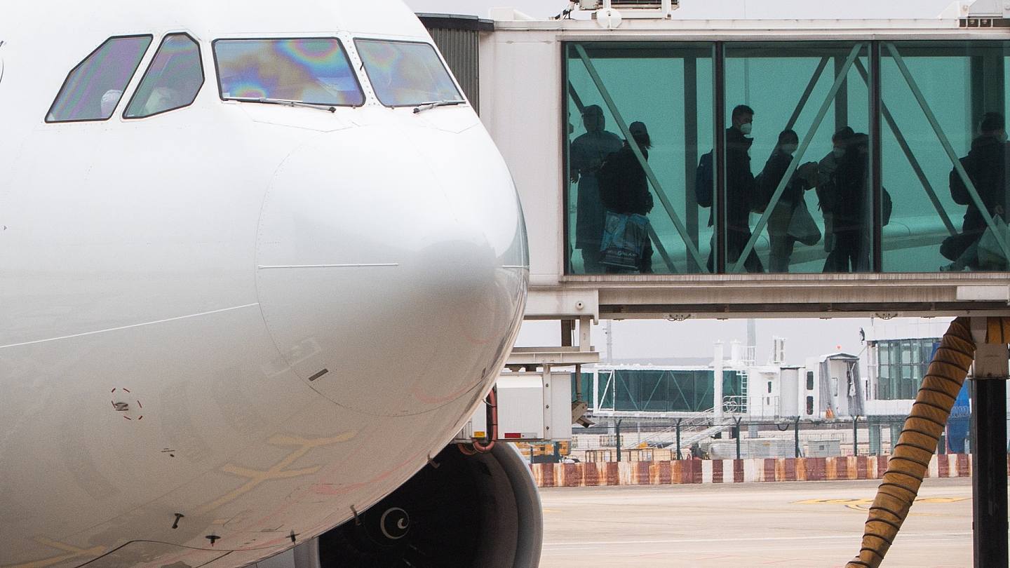 疫情｜中國國航機組人員健康監測期間外出　北京促航司加強管理