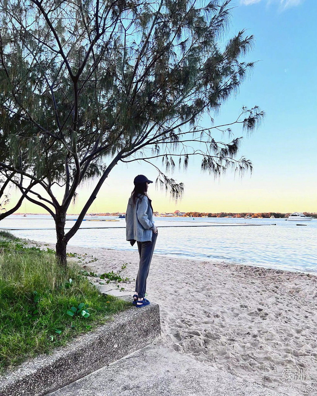 侯佩岑也在澳洲，与网友合照被赞漂亮温柔，一张海滩照又与周杰伦联动了？（组图） - 10