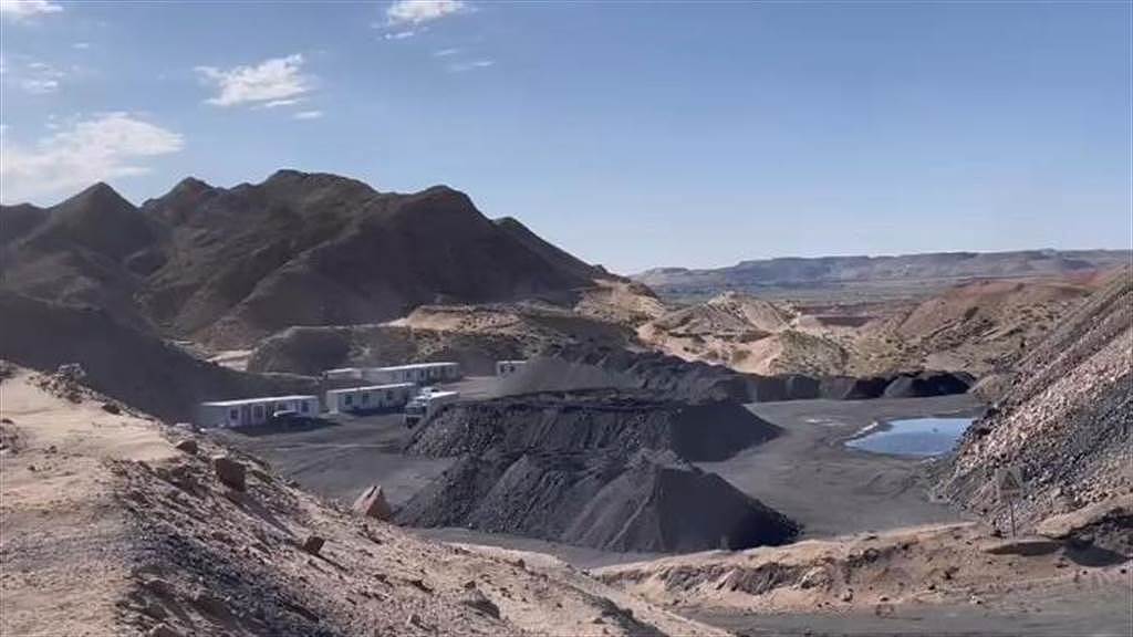 甘肃景泰一煤矿发生边坡坍塌事故：已致10人遇难，搜救结束。 （央视新闻）