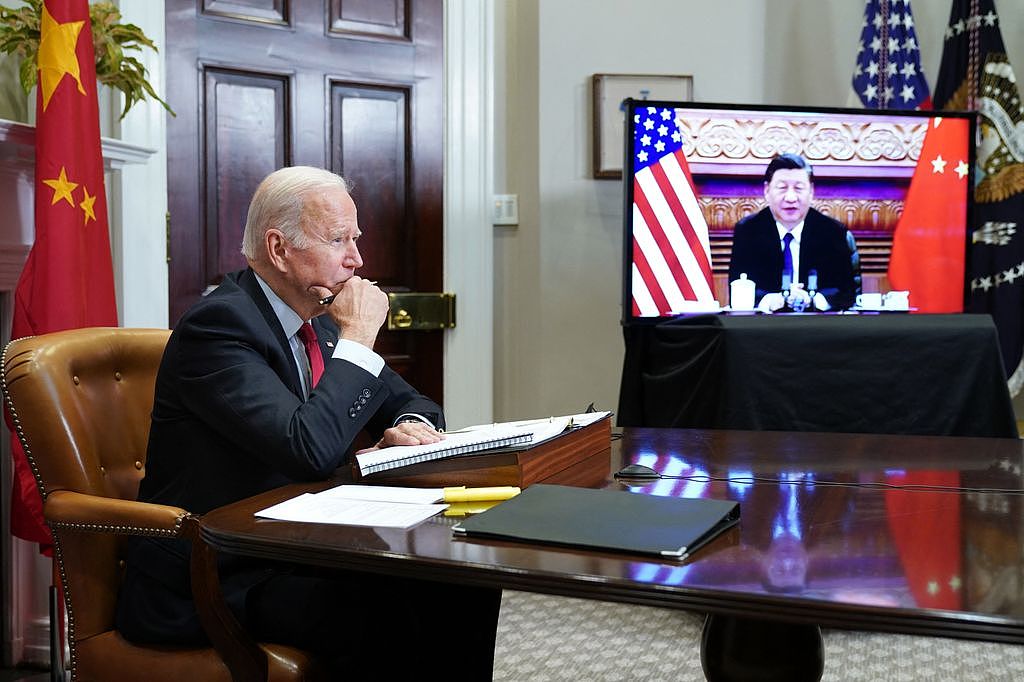 白宫表示，拜登与习近平的通话话题包含台湾紧张局势和乌克兰战争。 图为拜习在去年11月通话。 法新社资料照片