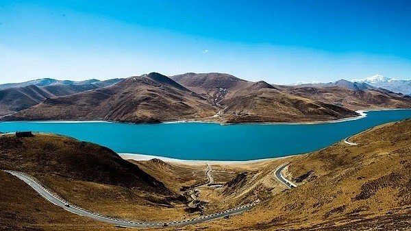 游客自驾进西藏圣湖拍照 官方：明令禁入，正调查（组图） - 6