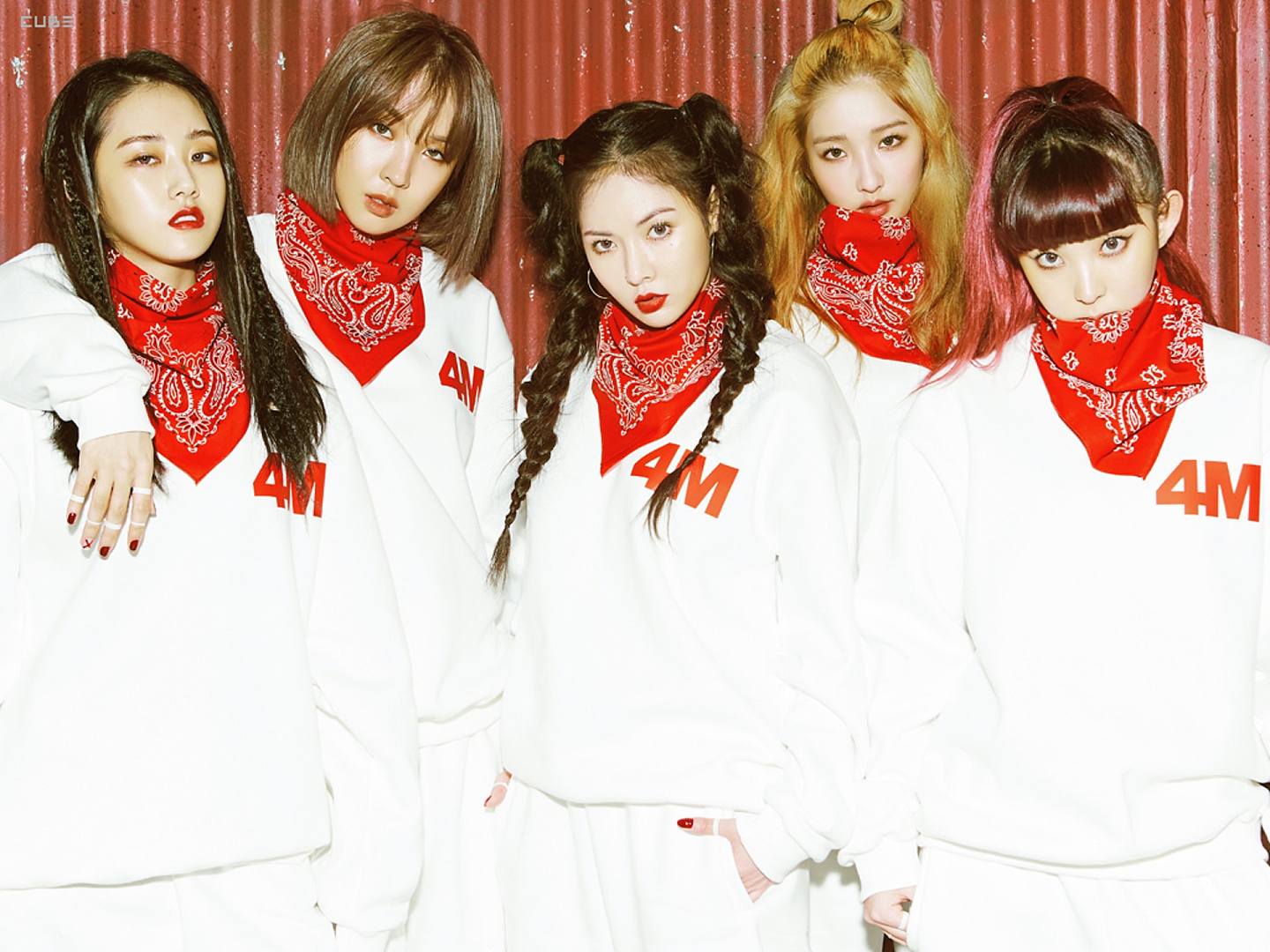 韩国女团4Minute于2014年进行公演时发生致命意外，争睹她们风采的粉丝聚集在通风口，岂料它不胜负荷塌下，导致多人堕地伤亡。 4Minute于2016年6月宣布解散。 （网上图片）