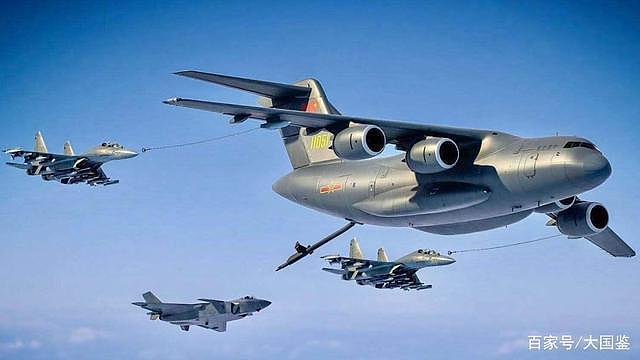 解放军新一代空中加油机「运油-20」一次可为三架战机空中加油。 （取材自微信百家号...