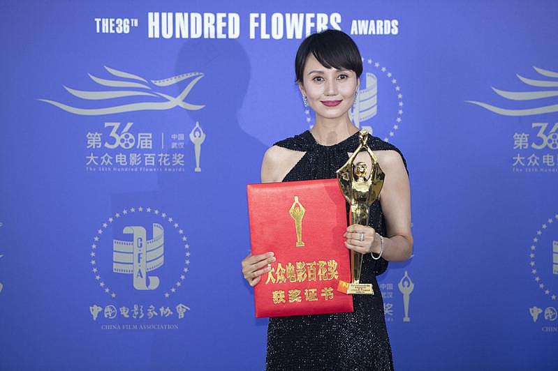 袁泉30日凭借「中国医生」获得最佳女主角奖。 (新华社)