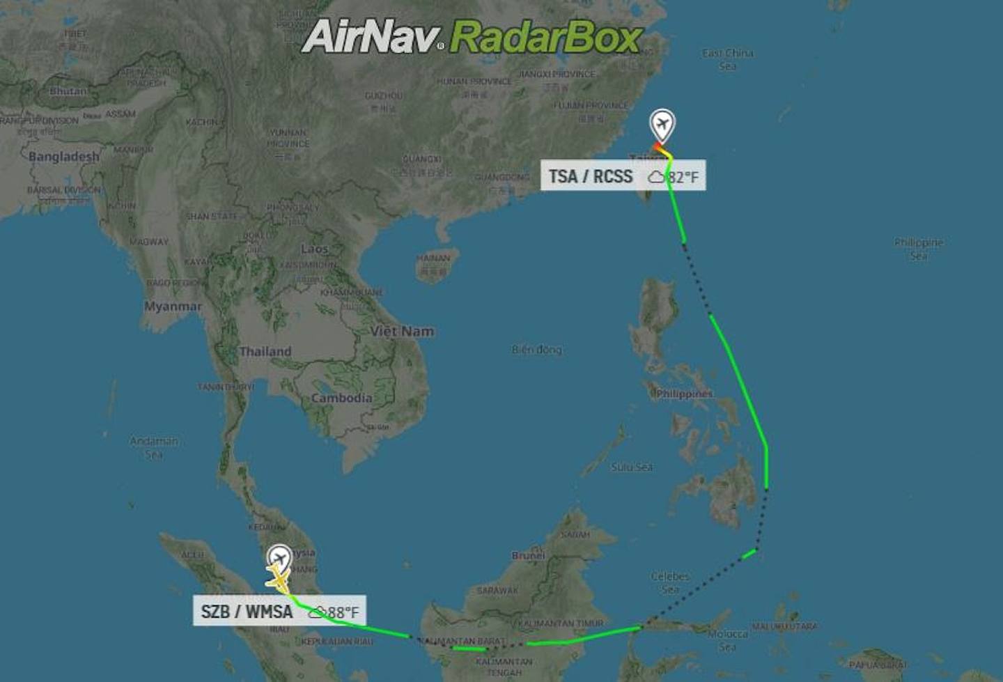 佩洛西访台：根据RadarBox网站，佩洛西乘坐的SPAR19专机8月2日从吉隆坡出发后，先向东飞行，穿过印尼上空后向北行，绕道菲律宾再往台湾，飞行时间为7小时1分钟（RadarBox网站截图）