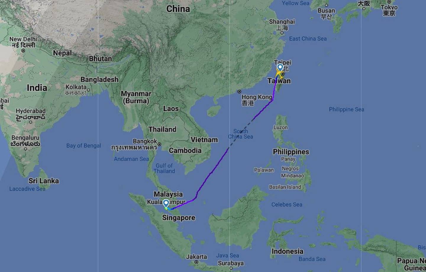 根据FlightRadar24网站，7月31日有一架长荣BR217客机航班从吉隆坡飞往台北，客机几乎是直线飞向台北，实际飞行时间约4小时7分钟（FlightRadar24网站截图）