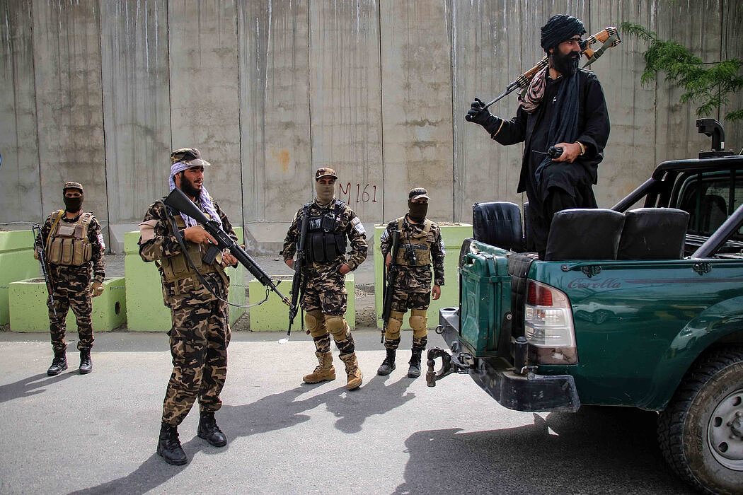塔利班安全部队周二在喀布尔附近，美国无人机在那里击毙了扎瓦希里。