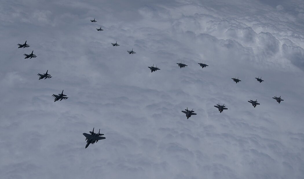美韩战机在今年6月的联合军事演习中。