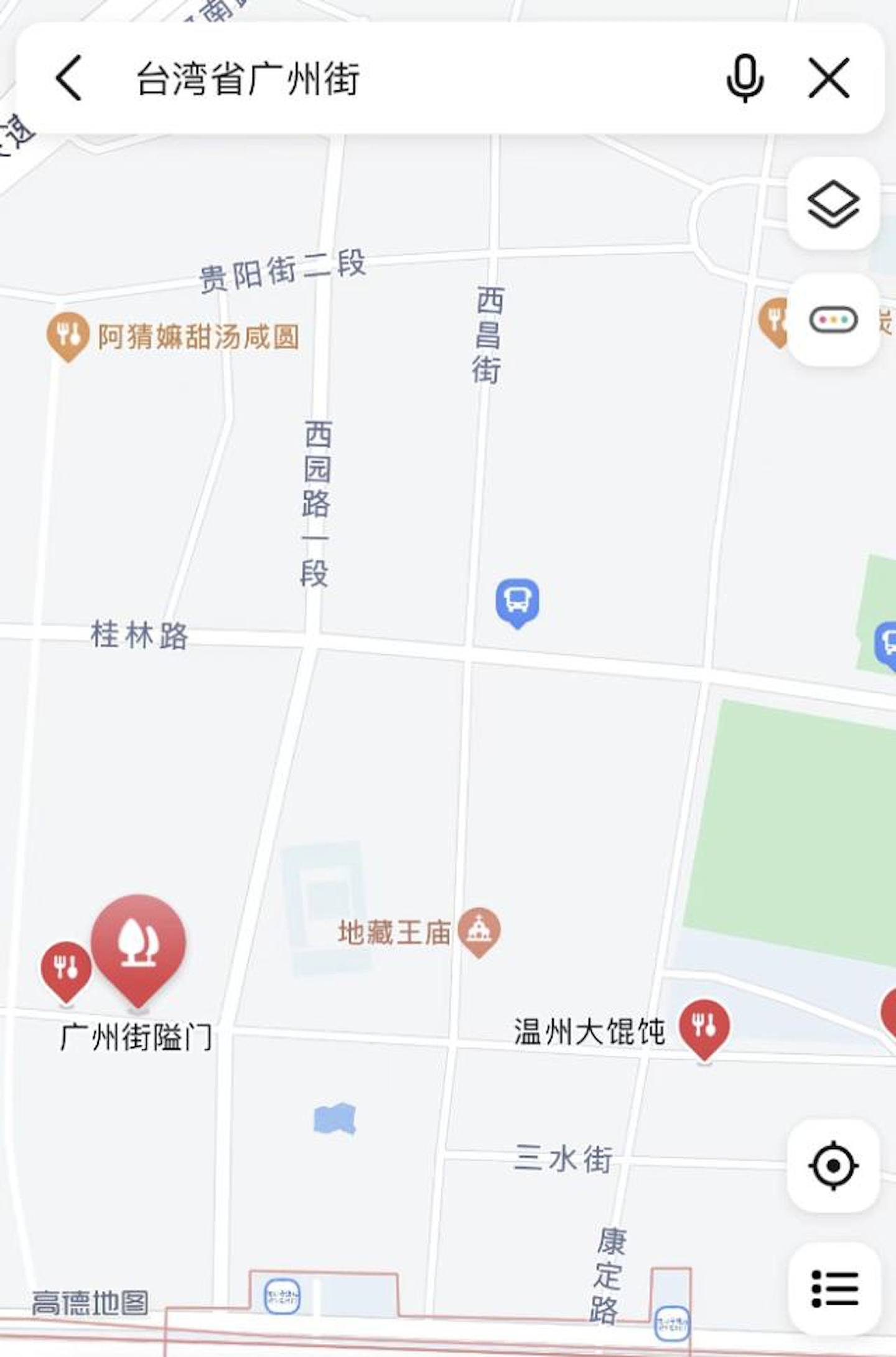 不少网民表示，现在在地图搜索台湾省，能看到完整显示的台湾地图，「精确到街道红绿灯」。 （微博）