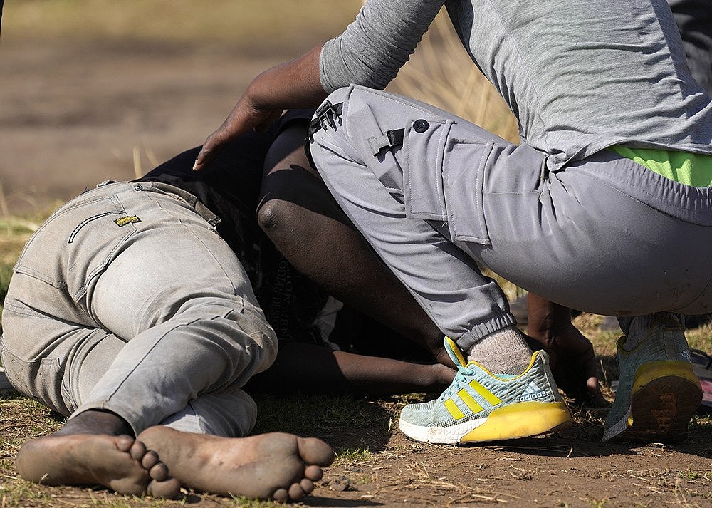 8名模特遭轮奸引民愤，警方拘捕了至少130名男子！南非再次出现排外暴力活动（组图） - 2