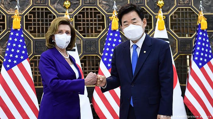 Südkorea Seoul | Nancy Pelosi und Kim Jin Pyo