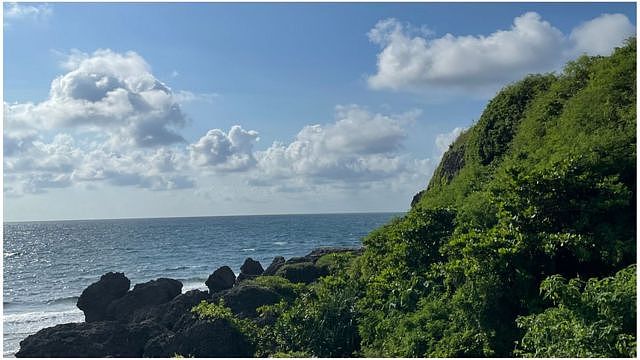 隶属台湾西南屏东县外的离岛小琉球（Lambai Island）接近此次解放军军演海域仅9至12公里